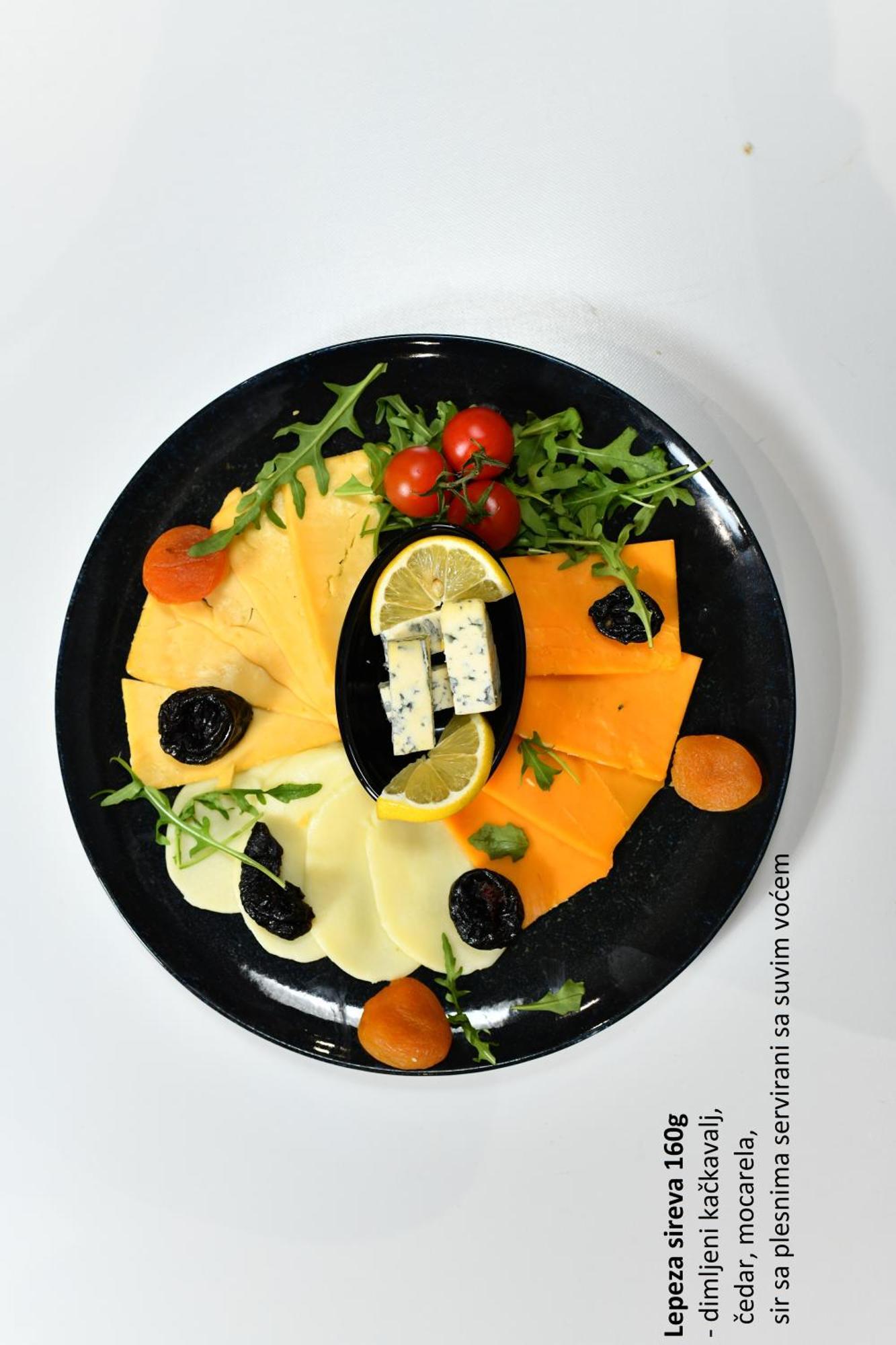 Hotel Zeneva Lux ครากูเยวัตส์ ภายนอก รูปภาพ